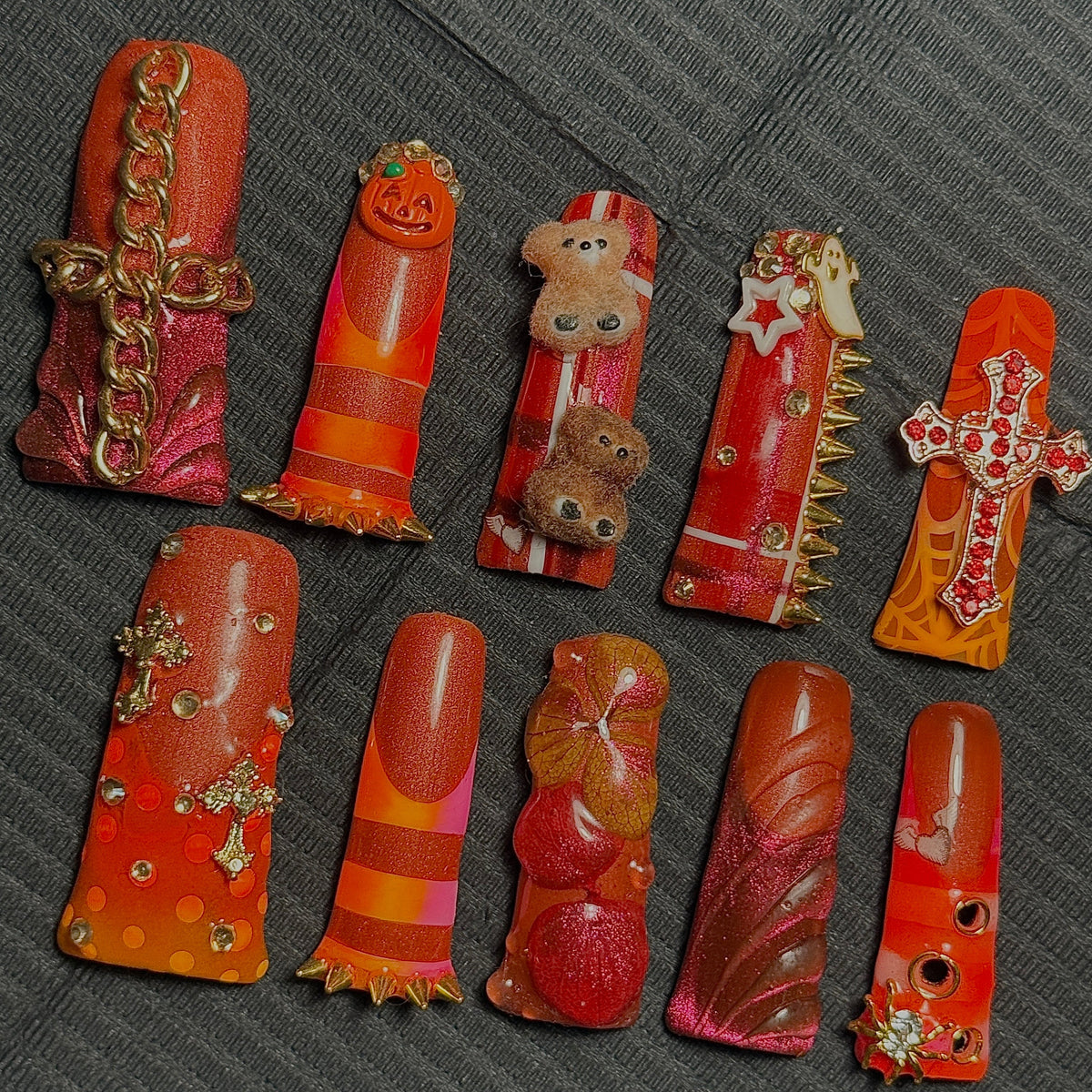W October | PRESS-ON NAILS